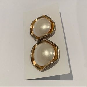 Pearl and gold Cufflinks